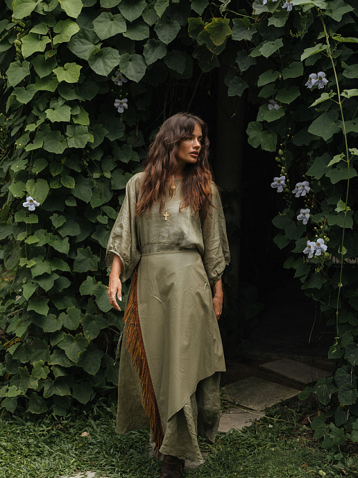 Avtobusda yubka ostida panties yoq Avtobusda yubka ostida panties yoq